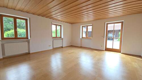 Foto - Wohnung zum Mieten in Traunreut 1.250,00 € 150 m²