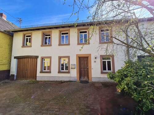 Foto - Haus zum Kaufen in Karl 160.000,00 € 120 m²