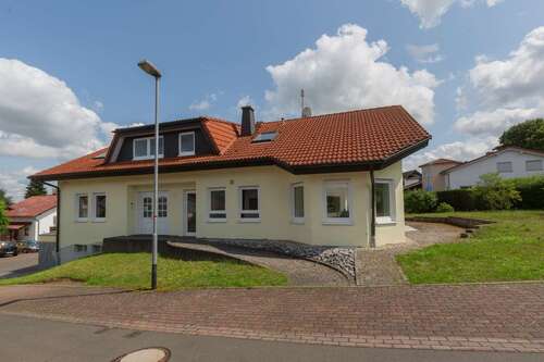 Foto - Haus zum Kaufen in Buseck 590.000,00 € 244 m²