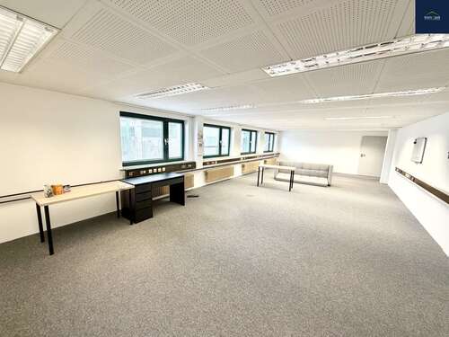 Foto - Halle in Ditzingen 2.093,31 € 334.4 m²