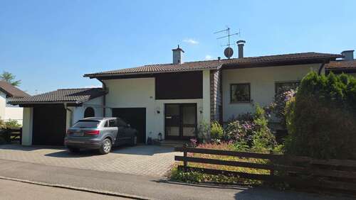 Foto - Haus zum Kaufen in Traunreut 770.000,00 € 175 m²