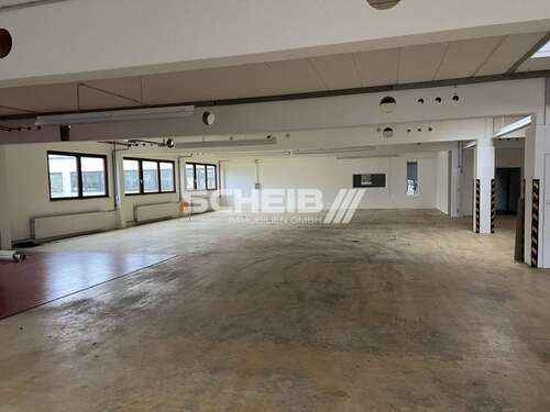 Foto - Halle in Crailsheim 3.984,75 € 1138.5 m²