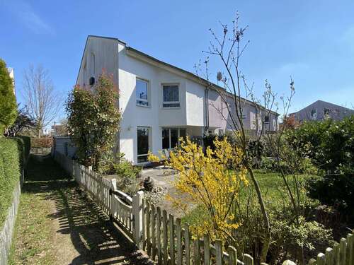 Foto - Haus zum Kaufen in Eschborn 760.000,00 € 136 m²
