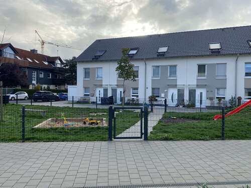 Foto - Haus zum Mieten in Frankfurt am Main 2.400,00 € 140 m²