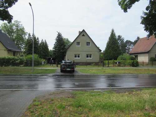 Foto - Grundstück zu verkaufen in Falkensee 340.000,00 € 852 m²