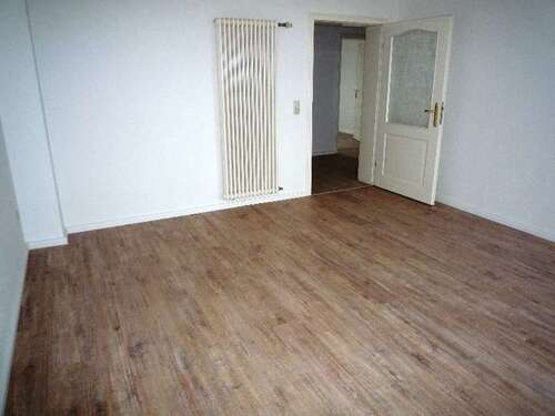 Foto - Wohnung zum Mieten in Reichenbach 300,00 € 62 m²