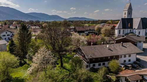 Foto - Haus zum Kaufen in Raubling 525.000,00 € 450 m²
