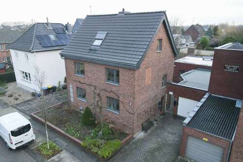 Foto - Haus zum Kaufen in Rommerskirchen Eckum 520.000,00 € 163 m²