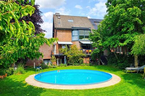 Foto - Haus zum Kaufen in Krefeld 920.000,00 € 242.2 m²