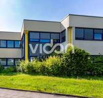 Halle in Neuss 6.840,30 € 906 m²