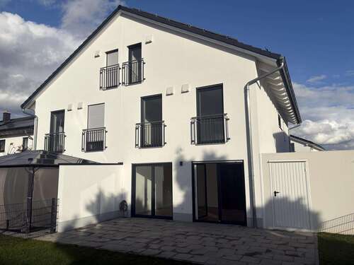 Foto - Haus zum Mieten in Berglern 2.500,00 € 161 m²
