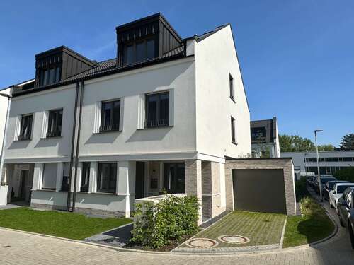 Foto - Haus zum Kaufen in Düsseldorf 1.750.000,00 € 174 m²