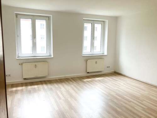 Foto - Wohnung zum Mieten in Oelsnitz 350,00 € 66 m²