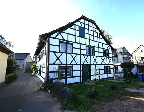 Foto - Haus zum Kaufen in Solingen 349.000,00 € 200 m²