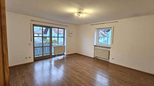 Foto - Wohnung zum Mieten in Neufahrn 700,00 € 78 m²