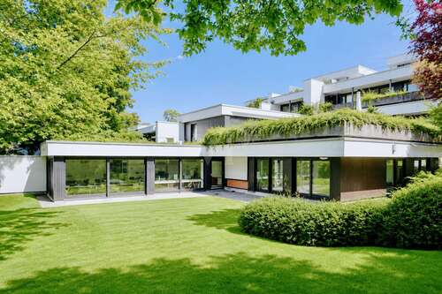 Foto - Haus zum Kaufen in Nürtingen 1.850.000,00 € 952.43 m²