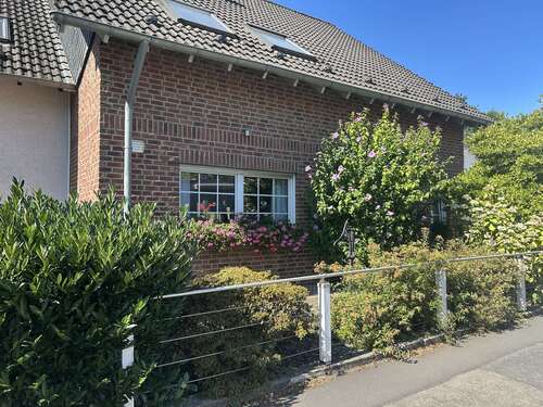 Foto - Haus zum Kaufen in Rösrath 700.000,00 € 180 m²