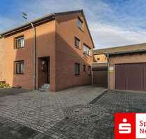 Haus zum Kaufen in Kaarst 768.000,00 € 311 m²