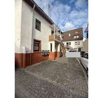 Haus zum Kaufen in Hirschberg-Leutershausen 1.250.000,00 € 698.4 m²