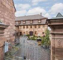 Haus zum Mieten in Nürnberg 2.490,00 € 227 m²