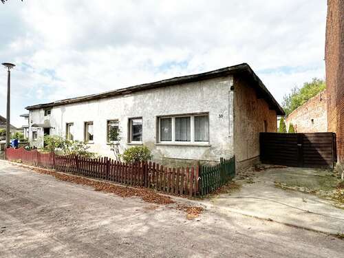 Foto - Haus zum Kaufen in Klötze 39.000,00 € 194 m²