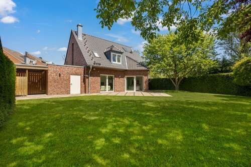 Foto - Haus zum Kaufen in Neuss 940.000,00 € 196 m²