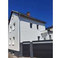 Haus zum Kaufen in Frankfurt-Schwanheim 480.000,00 € 90 m²