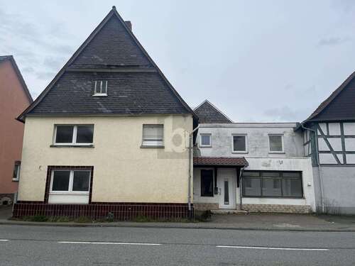 Foto - Haus zum Kaufen in Solms 129.900,00 € 180 m²