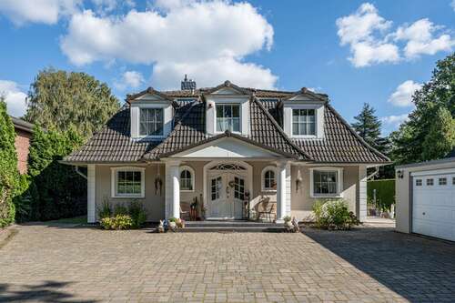 Foto - Haus zum Kaufen in Hamburg Duvenstedt 1.590.000,00 € 202 m²