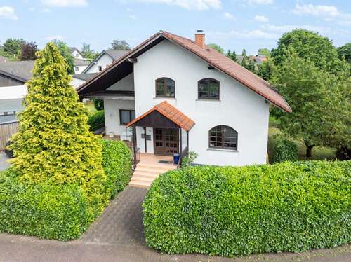 Foto - Haus zum Kaufen in Montabaur 459.000,00 € 277 m²