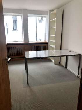 Foto - Büro in Hamburg 700,00 € 30 m² - 700,00 EUR Kaltmiete, ca.  30,00 m²