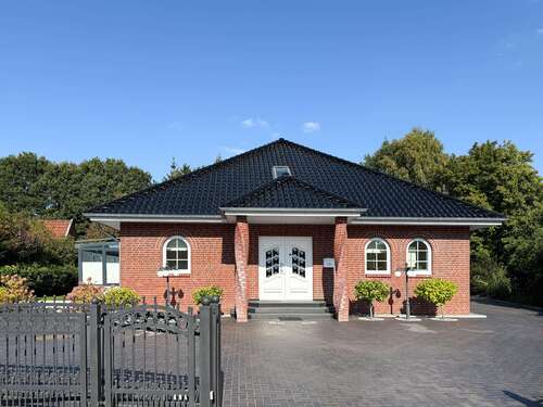 Foto - Haus zum Kaufen in Wasbek 1.230.000,00 € 241 m²