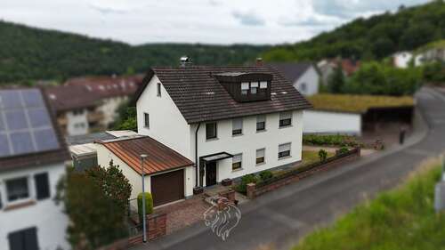 Foto - Haus zum Kaufen in Wertheim 419.000,00 € 286 m²