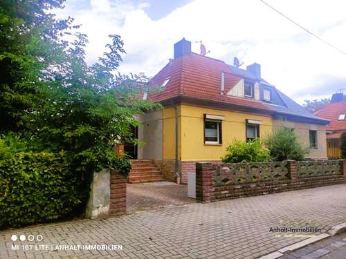 Foto - Haus zum Kaufen in Sandersdorf-Brehna 180.000,00 € 97 m²