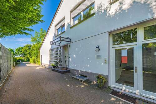 Foto - Haus zum Kaufen in Langenfeld 1.480.000,00 € 255 m²