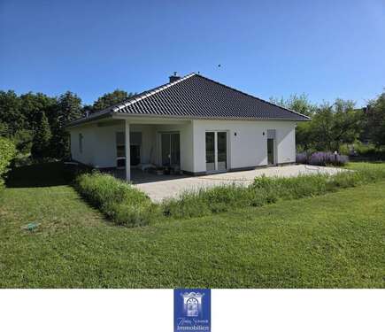 Foto - Haus zum Mieten in Weinböhla 2.000,00 € 132 m²