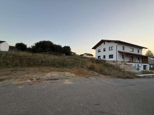 Foto - Grundstück zu verkaufen in Rohr 355.000,00 € 1213 m²