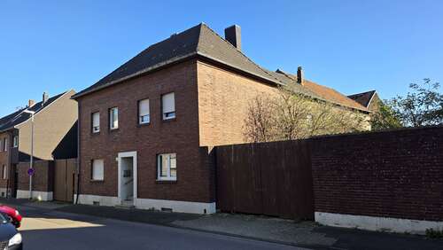 Foto - Haus zum Kaufen in Düren-Merken 365.000,00 € 171 m²