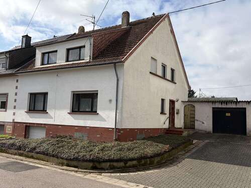 Foto - Haus zum Kaufen in Wallerfangen 160.000,00 € 140 m²