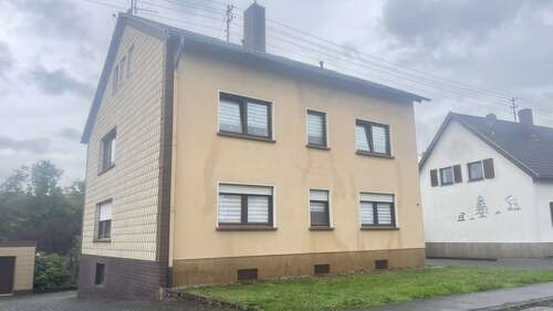 Foto - Haus zum Kaufen in Saarbrücken 379.000,00 € 224 m²