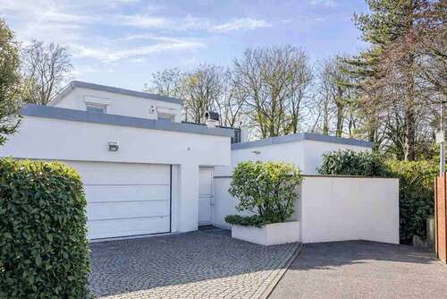 Foto - Haus zum Kaufen in Erkrath 1.090.000,00 € 323.3 m²