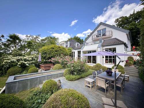 Foto - Haus zum Kaufen in Düsseldorf 2.490.000,00 € 330 m²