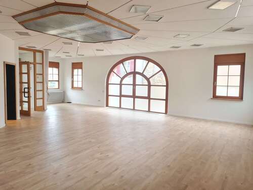 Foto - Büro in Bahlingen 1.008,00 € 126.09 m²