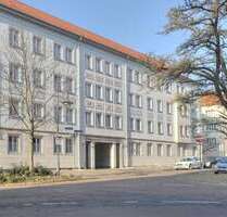 Wohnung zum Mieten in Halle 686,00 € 80.78 m²