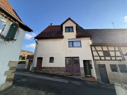 Foto - Haus zum Kaufen in Weinstadt 299.000,00 € 141.78 m²