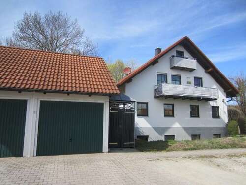 Foto - Haus zum Kaufen in Essenbach-Mirskofen 739.000,00 € 284 m²