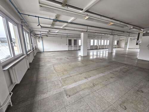 Foto - Halle in Gerlingen 1.500,00 € 180 m²