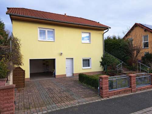 Foto - Haus zum Kaufen in Hohenmölsen 249.000,00 € 74 m²