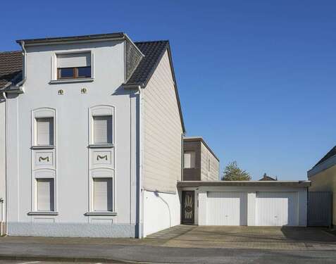 Foto - Haus zum Kaufen in Düren- Arnoldsweiler 279.000,00 € 152 m²