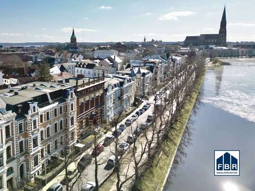 Foto - Haus zum Kaufen in Schwerin 1.160.000,00 € 303.3 m²